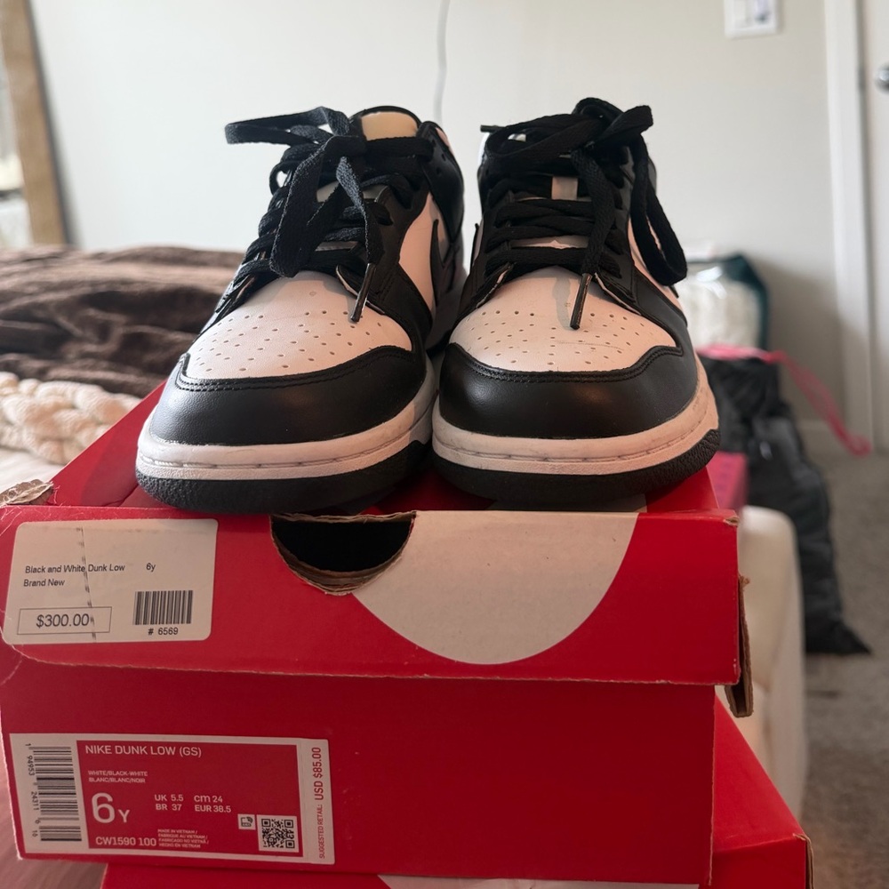 Panda Dunks - Picture 2 of 5